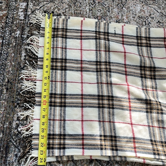 Tartan Large Shawl Over-Shoulders Scarf with Fringe Detailing - Picture 5 of 7